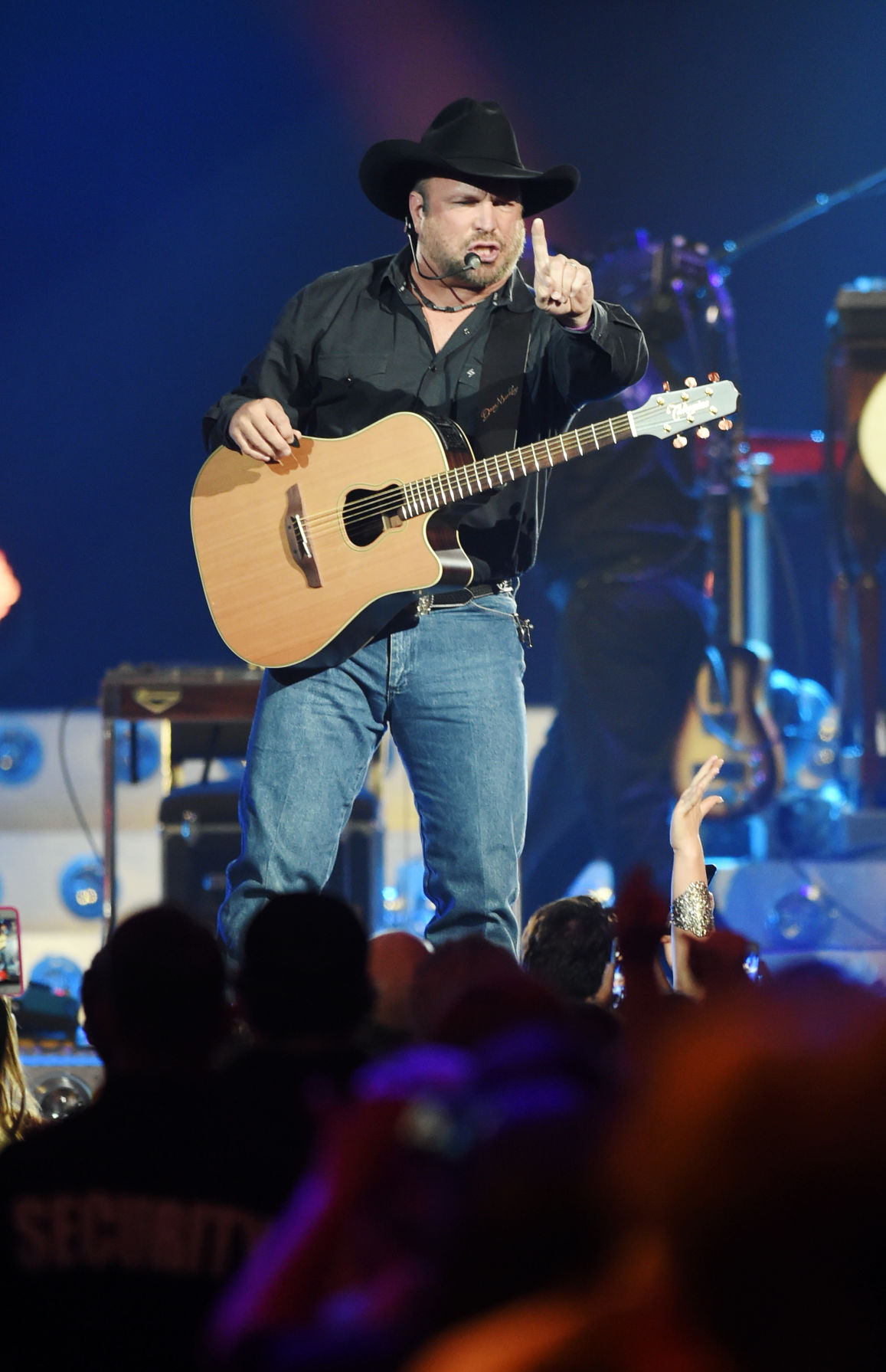 ACA.garthbrooksconcert.adv